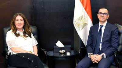 وزير الاستثمار والتجارة الخارجية يستقبل السفيرة الأمريكية بالقاهرة