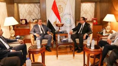 رئيس هيئة الرعاية الصحية يلتقي نقيب المحامين ورئيس اتحاد المحامين العرب