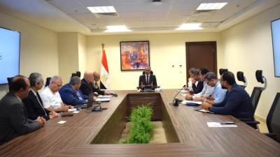 إسماعيل يترأس اجتماعاً لمناقشة موقف منظومة الصرف الصحي والصناعي بالروبيكي
