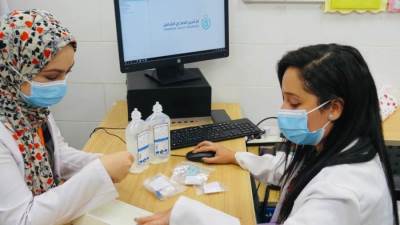 الرعاية الصحية تطلق وثيقة تفعيل الصيدلة الإكلينيكية بمنشآت الهيئة بمحافظات التأمين