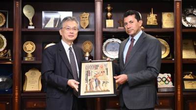 وزير الشباب والرياضة يبحث مع سفير اليابان سبل تعزيز أوجه التعاون المشترك