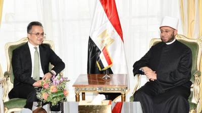 وزير الأوقاف يستقبل رئيس اللجنة الحكومية للعمل مع المنظمات الدينية بجمهورية أذربيجان