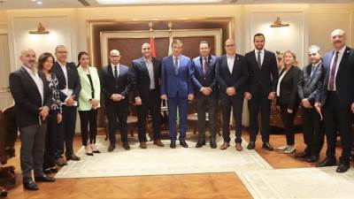 وزير الزراعة يجتمع مع أعضاء الغرفة التجارية الألمانية لبحث التعاون المشترك