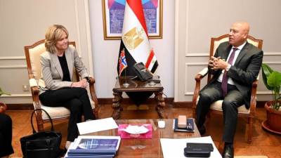 وزير  الصناعة والنقل يبحث مع سفيرة النرويج بالقاهرة تعزيز الاستثمارات النرويجية