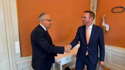 وزير الري يلتقى وزير الشئون الريفية والبنية التحتية السويدى