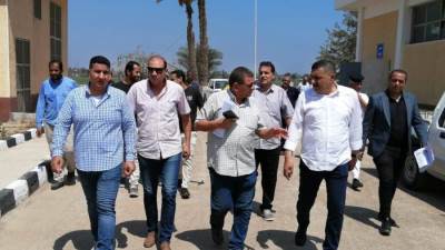 أشرف فتحي يتفقد تنفيذ المرافق ومحطات الشرب والصرف الصحي ببنى سويف الجديدة