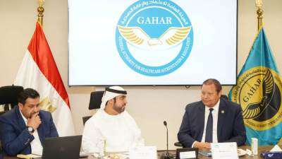 رئيس الهيئة العامة للاعتماد والرقابة الصحية يستقبل وفد شركة “داتا فلو” الإماراتية