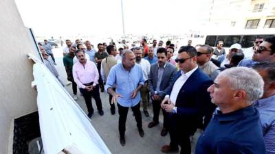 وزير الإسكان يتفقد سير العمل بوحدات سكن لكل المصريين بالعبور الجديدة