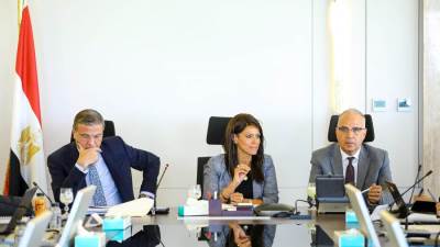 وزراء التخطيط والري والزراعة يستعرضون مع بعثة البنك الدولي موقف مشروع التحول الغذائي الزراعي الموائم للمناخ