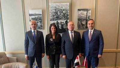 وزيرة التخطيط تلتقي وزيري النقل والبنية التحتية والمالية والخزانة بتركيا