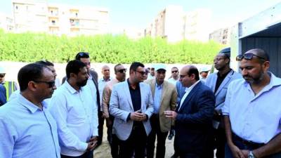 وزير الإسكان يتفقد وحدات سكن لكل المصريين بمدينة حدائق أكتوبر