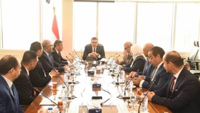 وزير الإسكان يتابع سير العمل بقطاع الشئون العقارية والتجارية بالمجتمعات العمرانية