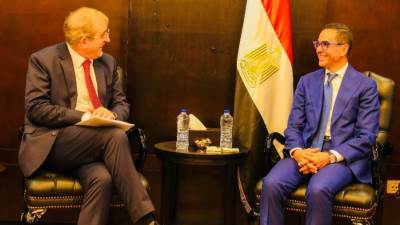 وزير الاستثمار يلتقى المفوض التجاري البريطاني لأفريقيا