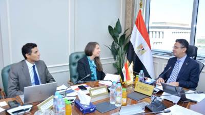 وزير التموين والتجارة الداخلية يستقبل وفد الوكالة الفرنسية للتنمية