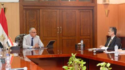 وزير الري يبحث تعزيز التعاون مع سفير اليابان بالقاهرة