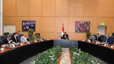 وزير الإسكان يتابع موقف تنفيذ وحدات سكن لكل المصريين بالمدن الجديدة