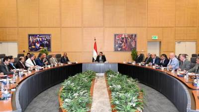 الشربيني يتابع مشروعات زيادة إمداد محطة مياه القاهرة الجديدة من المياه العكرة