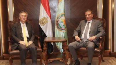 وزير الزراعة يبحث أوجه التعاون مع السفير الياباني بالقاهرة