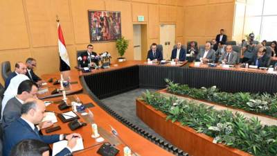 وزير الإسكان: لدينا مجموعة من الضوابط والآليات لإتاحة الأراضى بمساحات كبيرة