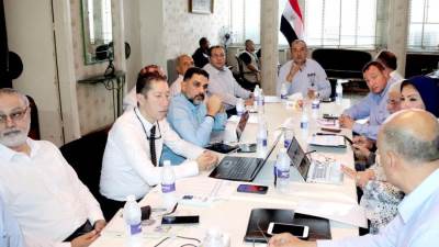 وزير قطاع الأعمال يستعرض مستجدات المشروع القومي لتطوير صناعة الغزل والنسيج