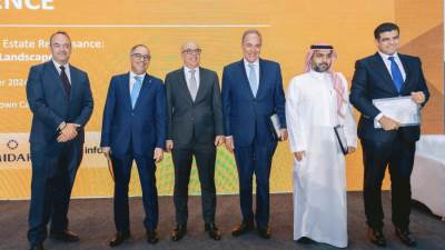 جلسة حوارية بعنوان "النمو الإقليمي لقطاع العقارات يفتح آفاقًا جديدة للمطورين المصريين