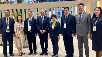 وزير الري يلتقى نائبة وزير الموارد المائية الصينية