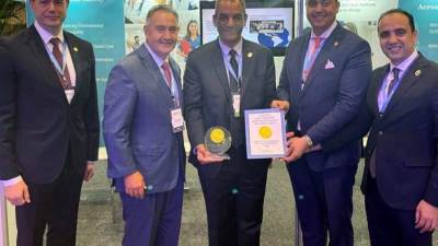 رئيس الرعاية الصحية يتسلم شهادة ودرع الاعتماد الدولي JCI للمجمع الطبي بالإسماعيلية