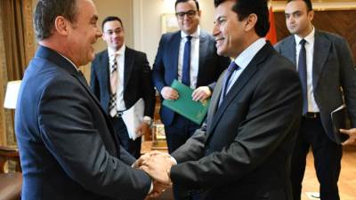 وزير الشباب والرياضة يستقبل الممثل الجديد لمنظمة الأمم المتحدة للسكان