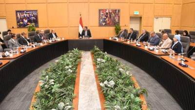 وزير الإسكان يلتقى أعضاء جمعية مستثمري العاشر من رمضان