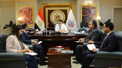 وزير الصحة والسكان يستقبل السفير المصري بجنوب أفريقيا