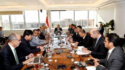 وزير الإسكان يتابع مع شركة "CSCEC" الصينية موقف المشروعات التى تنفذها الشركة