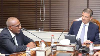 وزير الزراعة يبحث مع البعثة الإشرافية للايفاد جهود تنمية البيئات الصحراوية