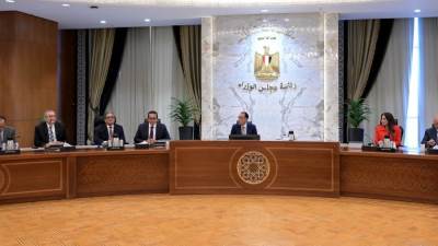 رئيس الوزراء يستعرض مقترحات بمخططات وتصميمات مدينة العاصمة الطبية