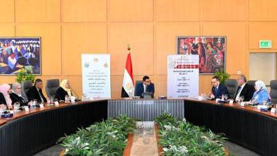 وزير الإسكان يتابع سير العمل بقطاع التخطيط والمشروعات بهيئة المجتمعات العمرانية