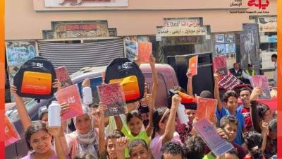 فرق مبادرة «بداية» تجوب المحافظات لتوزيع مستلزمات المدارس على الطلاب