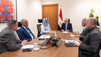 وزير الري  يلتقى مجموعة من أعضاء مجلس النواب