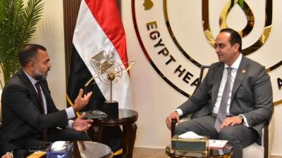رئيس الرعاية الصحية يلتقي المدير العام لشركة روش مصر