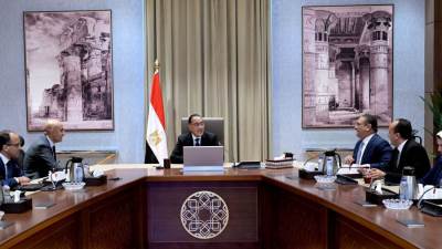 رئيس الوزراء يتابع مع وزير التربية والتعليم انتظام العام الدراسي الجديد