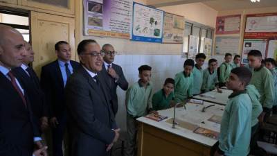 رئيس الوزراء يقوم بزيارة مفاجئة لمدرسة محمد متولي الشعراوي بإدارة السلام