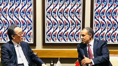 وزير الخارجية والهجرة يلتقي بوزير خارجية كوريا الجنوبية