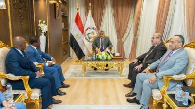 وزير الدولة للإنتاج الحربي يستقبل سفير كوت ديفوار