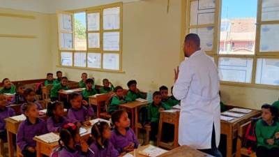 الرعاية الصحية تطلق حملات توعوية بالإجراءات الوقائية لتقليل التعرض للنزلات المعوية بالمدارس