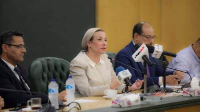 وزيرة البيئة في لقاء مفتوح بصالون  نقابة الصحفيين لطرح رسائل مصر  في أسبوع المناخ