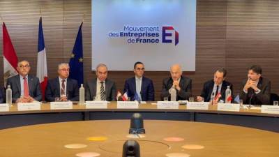 رئيس اقتصادية قناة السويس يلتقي اتحاد أصحاب الأعمال الفرنسي "MEDEF"