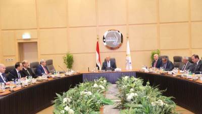 وزير الصناعة والنقل يترأس أعمال الجمعية العمومية لشركة أكتا للنقل الجماعى