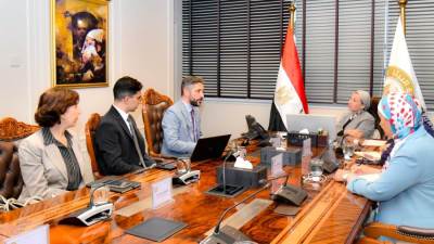 وزيرة البيئة تناقش مع إحدى الشركات الرياضية تعزيز آليات الاستدامة والاستثمار البيئي