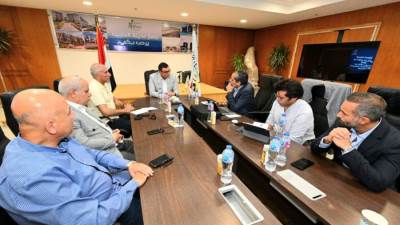 وزير الإسكان يتابع مع شركة "سيتى إيدج" معدلات تسليم الوحدات السكنية