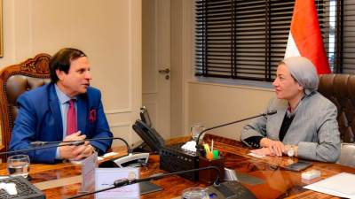 وزيرة البيئة تلتقي أمين عام رابطة الجامعات الإسلامية