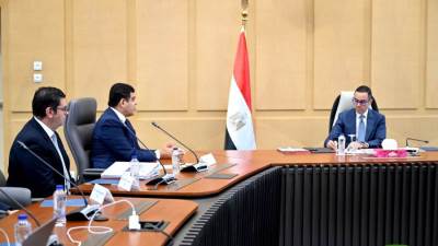 وزير الاستثمار والتجارة الخارجية يلتقي الرئيس التنفيذي لشركة ماجنوم العقارية