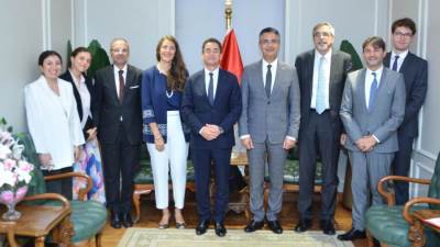 وزير التموين والتجارة الداخلية يستقبل السفير الفرنسي بمصر